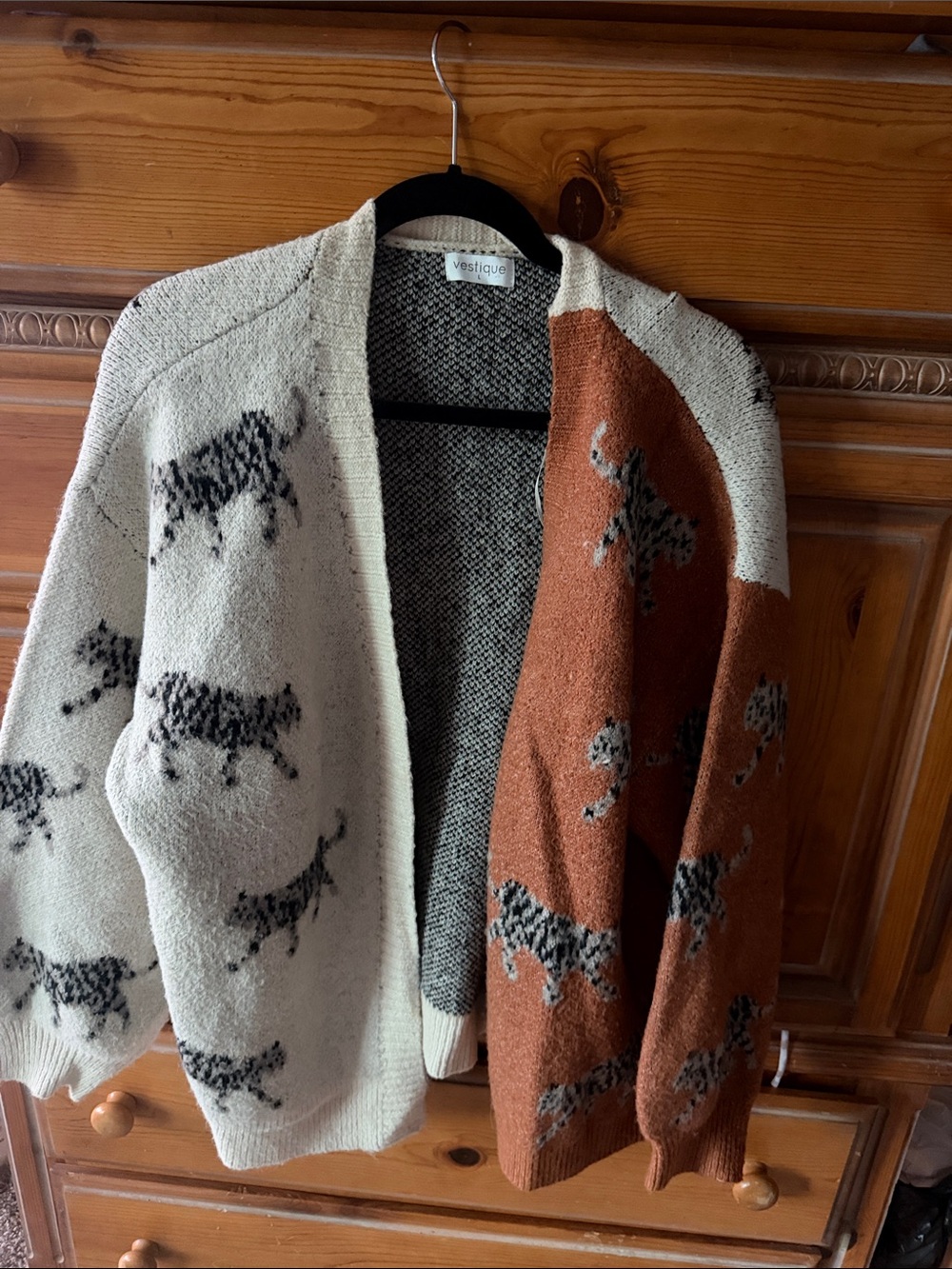 vestique Two-Tone Cheetah Pattern Open Cardigan in Cream and Brown